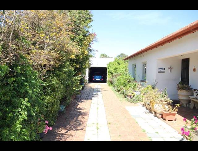 2 BEDROOM HOUSE FOR SALE IN KENSINGTON